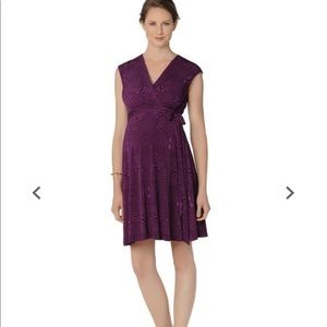 Taylor  A pea in the pod maternity dress